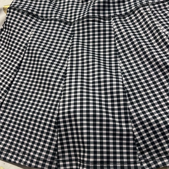 skort - Picture 3 of 5